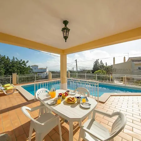 Casa Luana Албуфейра